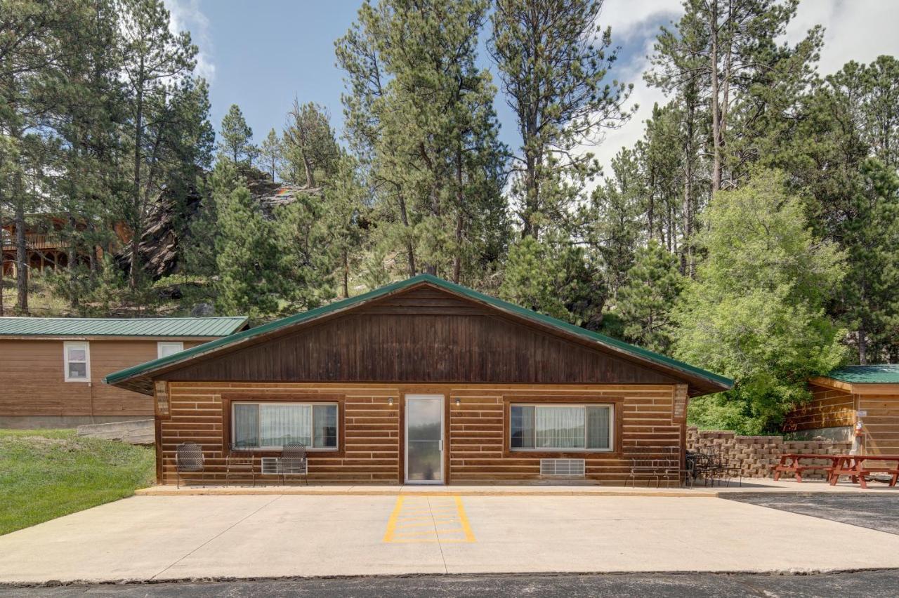 Rock Crest Lodge & Cabins Кастер Экстерьер фото