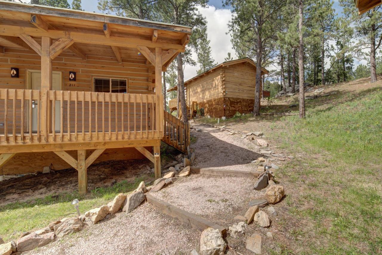 Rock Crest Lodge & Cabins Кастер Экстерьер фото
