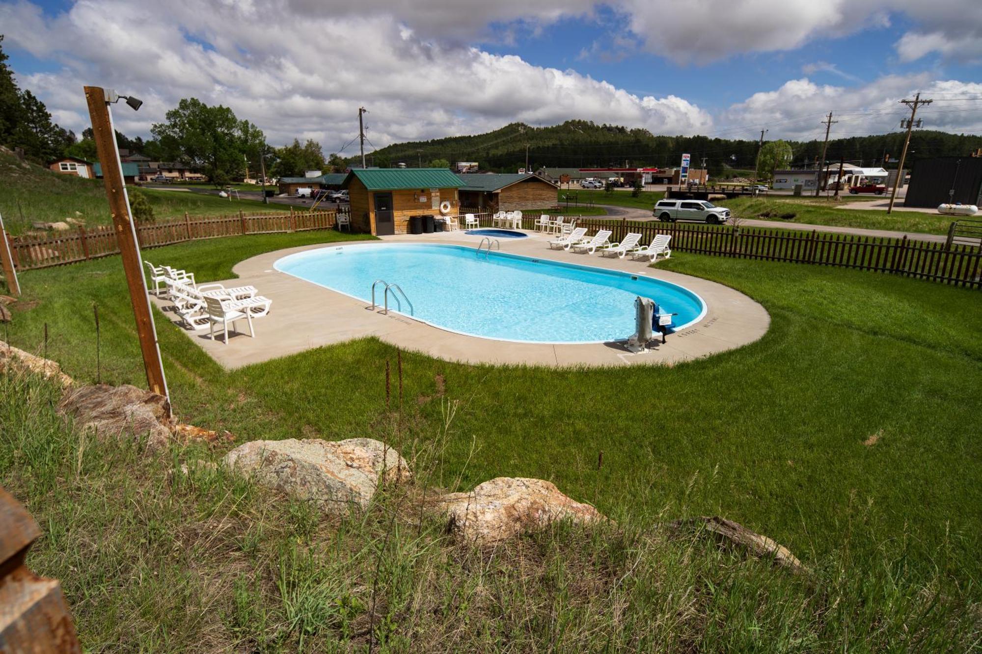 Rock Crest Lodge & Cabins Кастер Экстерьер фото