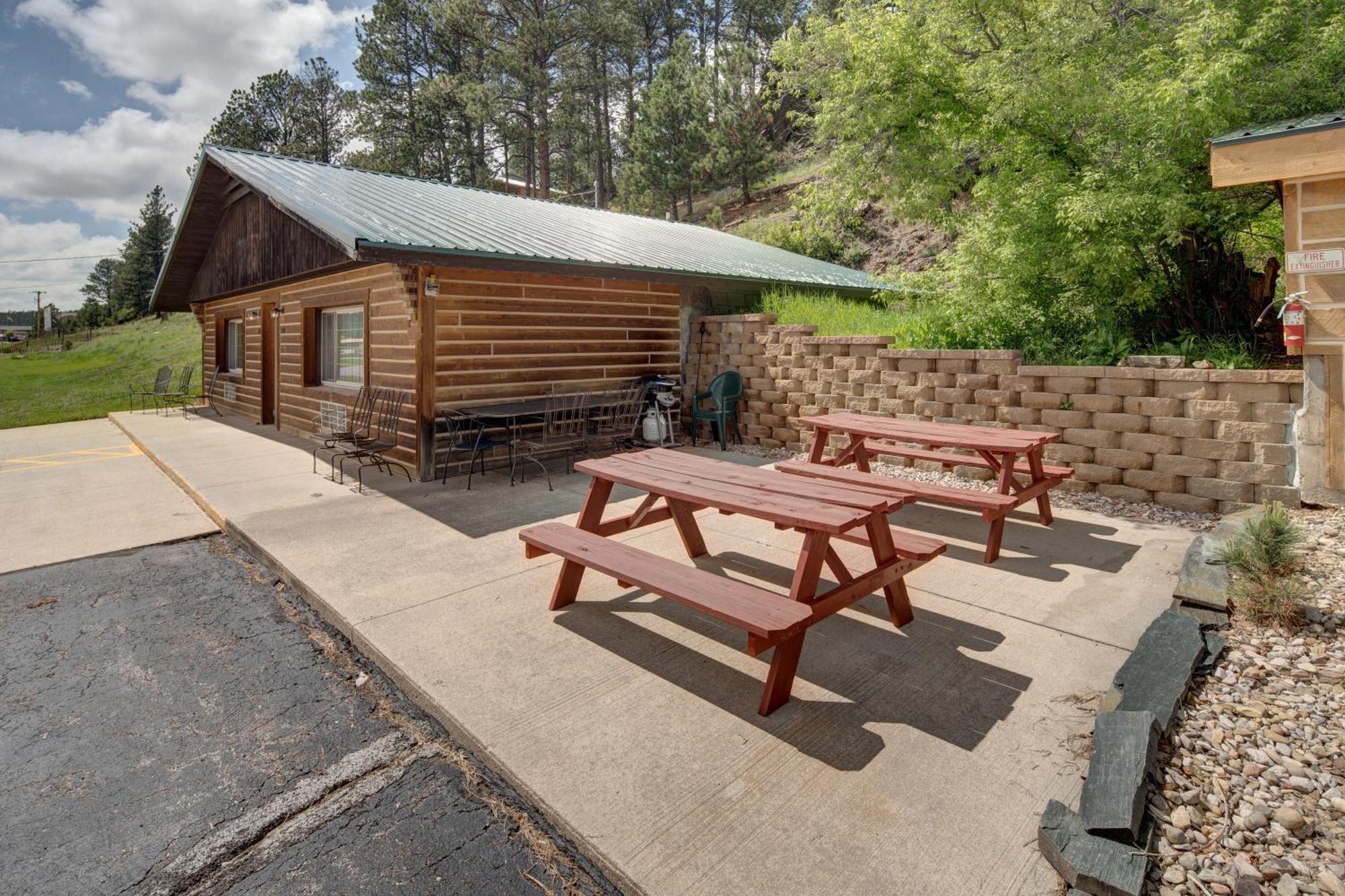 Rock Crest Lodge & Cabins Кастер Экстерьер фото