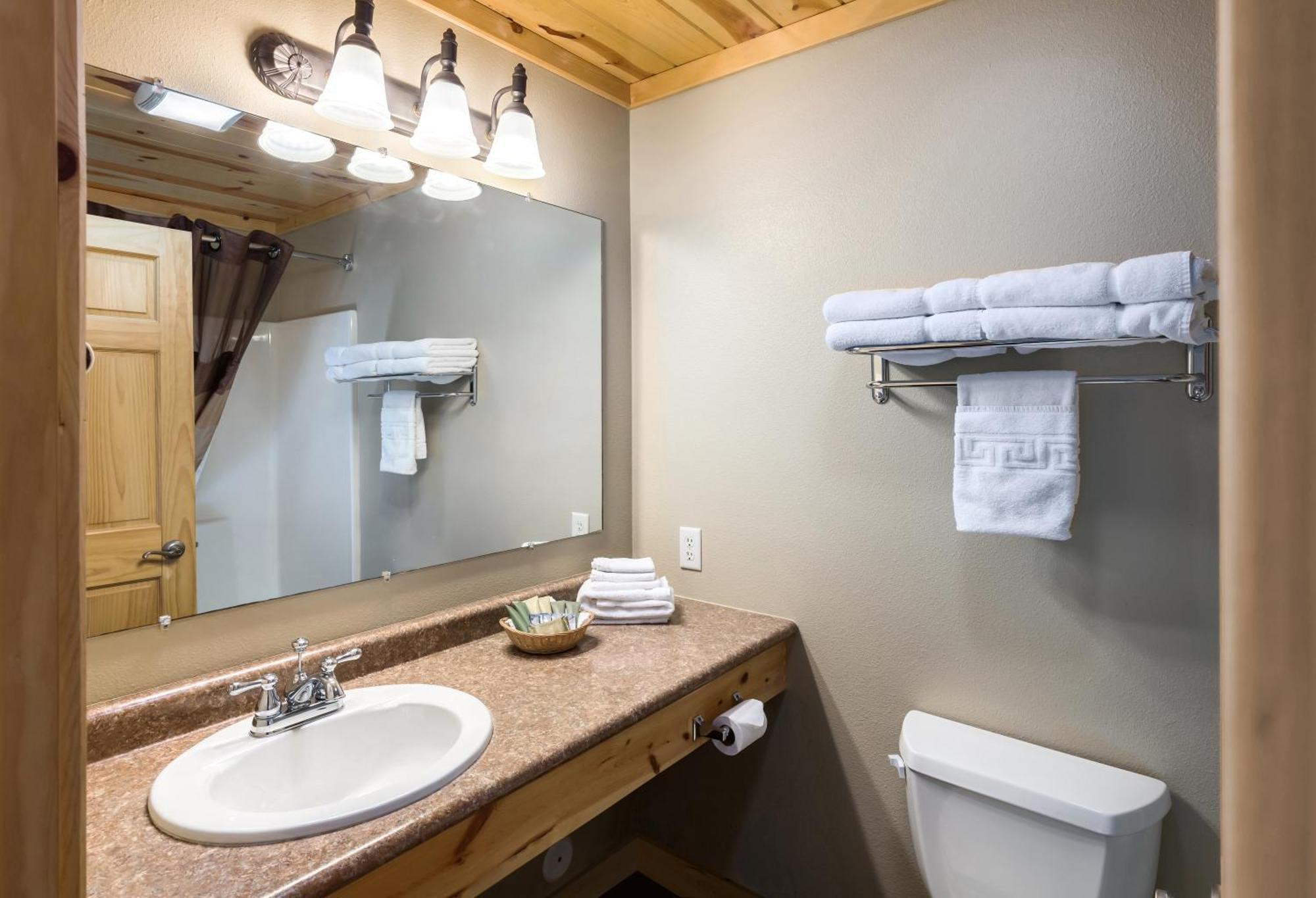Rock Crest Lodge & Cabins Кастер Экстерьер фото