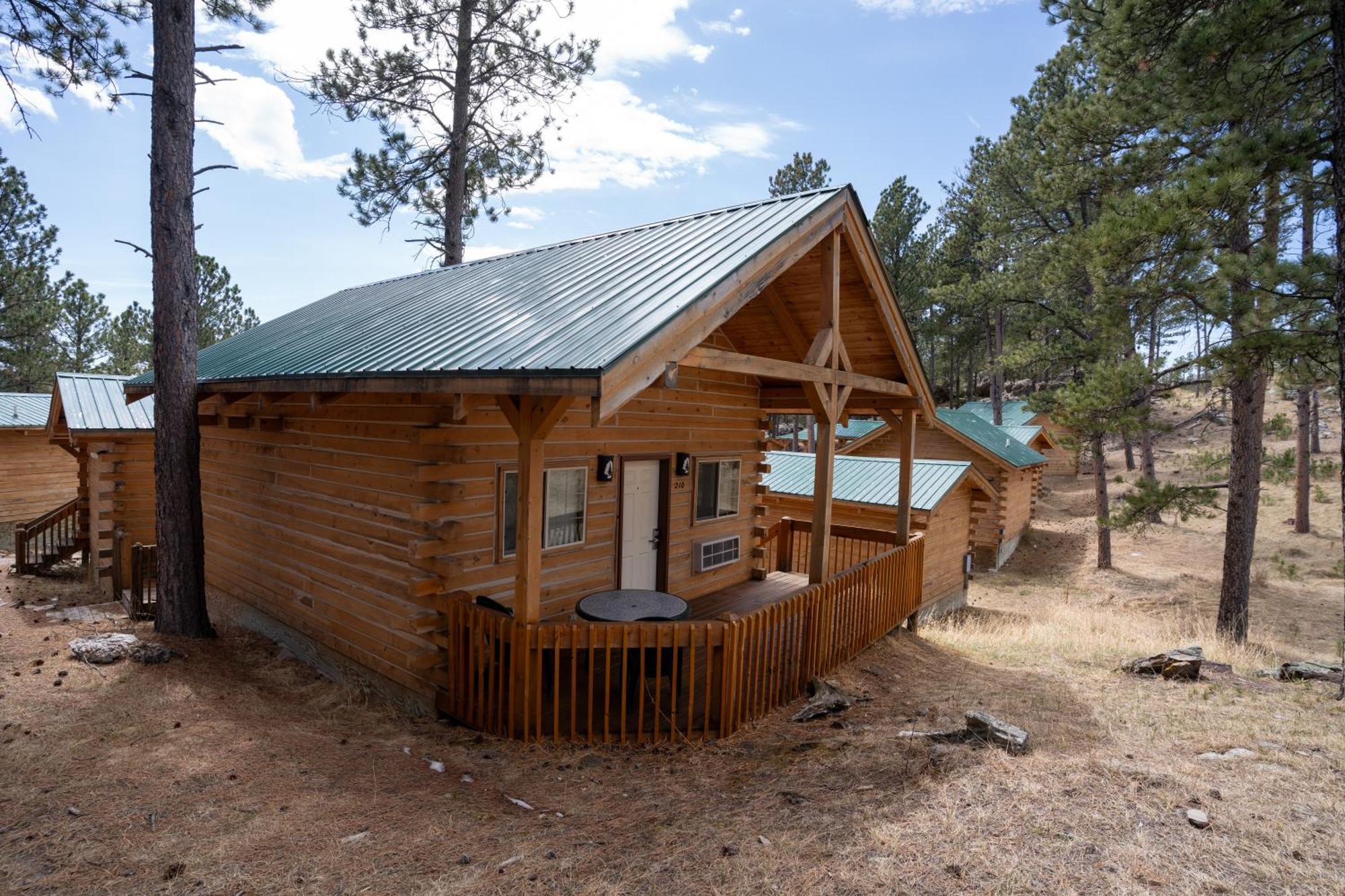 Rock Crest Lodge & Cabins Кастер Экстерьер фото