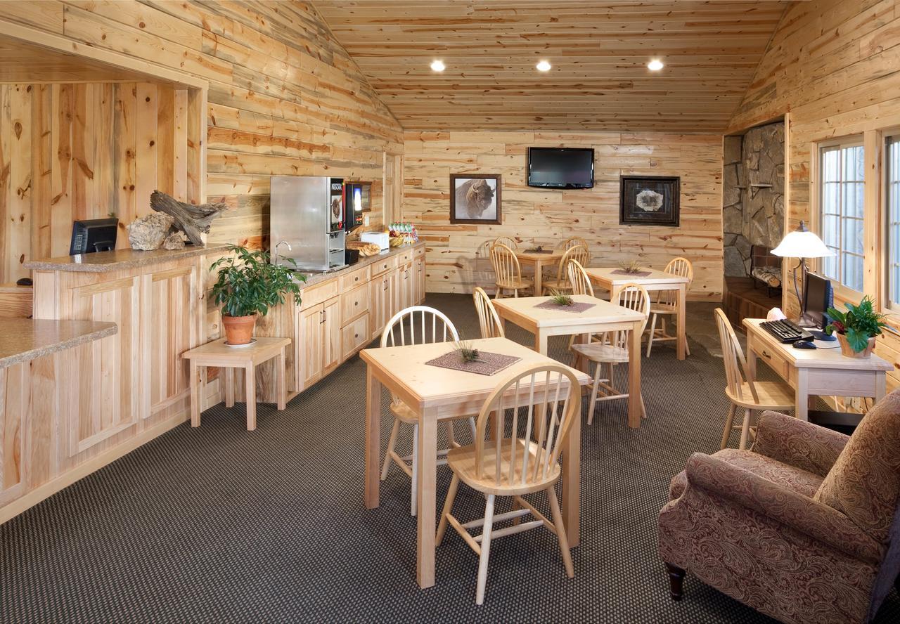 Rock Crest Lodge & Cabins Кастер Экстерьер фото